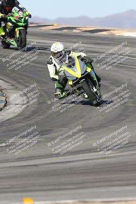media/Dec-01-2025-Moto Forza (Mon) [[2daa91e15f]]/2-Intermediate Group/Session 2 (Turns 9 and 10)/